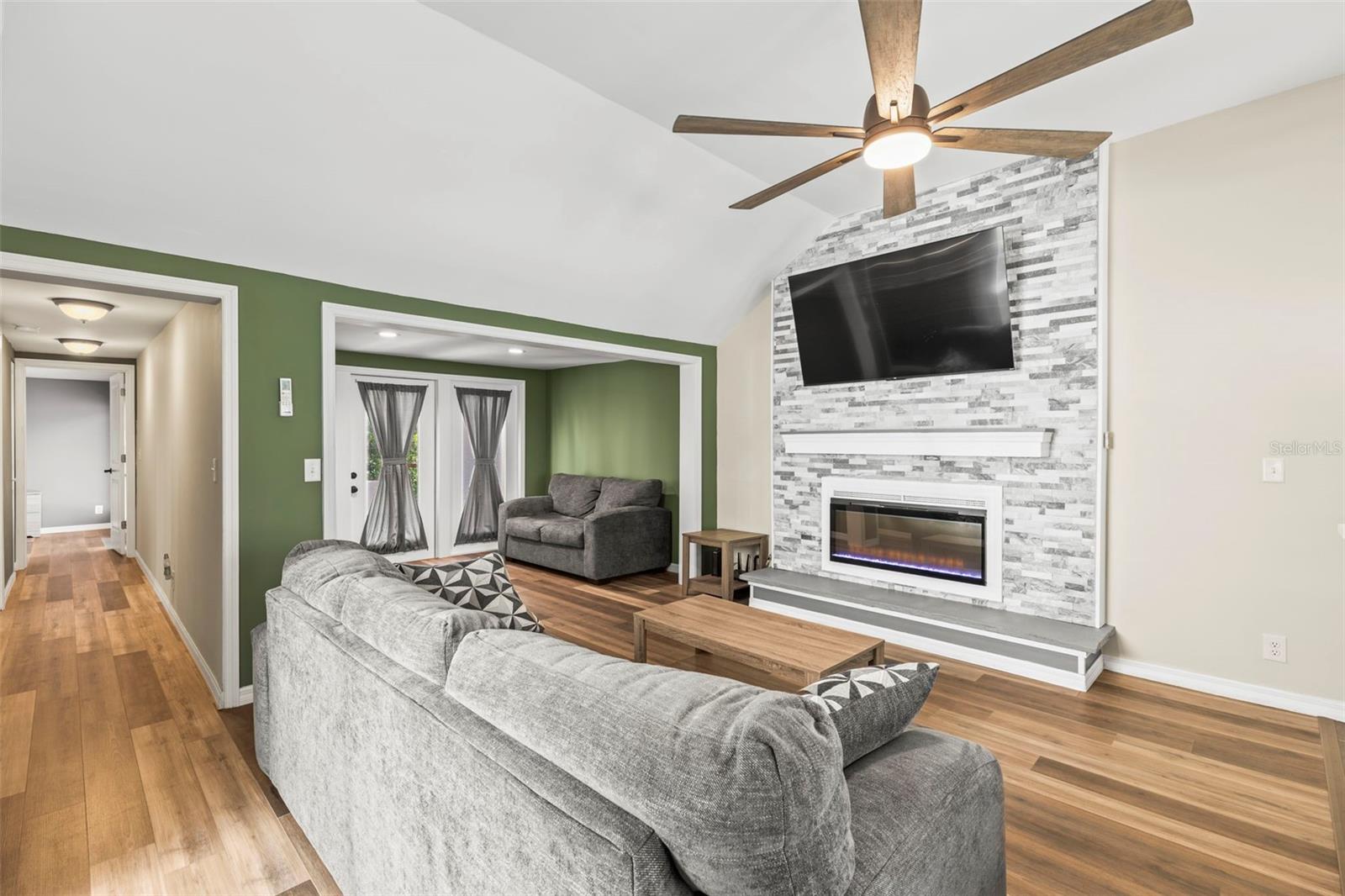Listing photo id 4 for 12516 Cobble Stone Drive