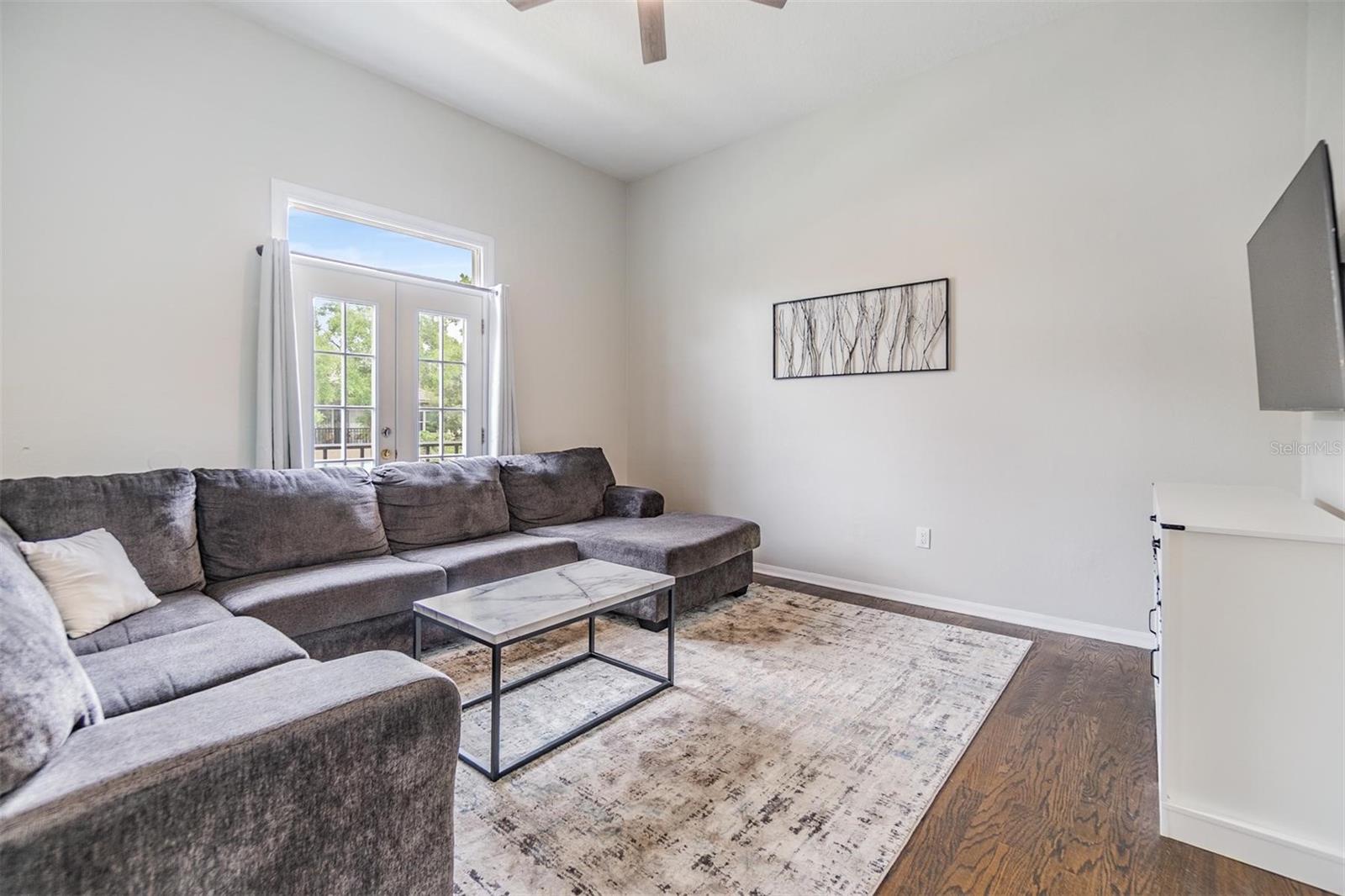 Image 17 of 37 For 501 Knights Run Avenue 6104