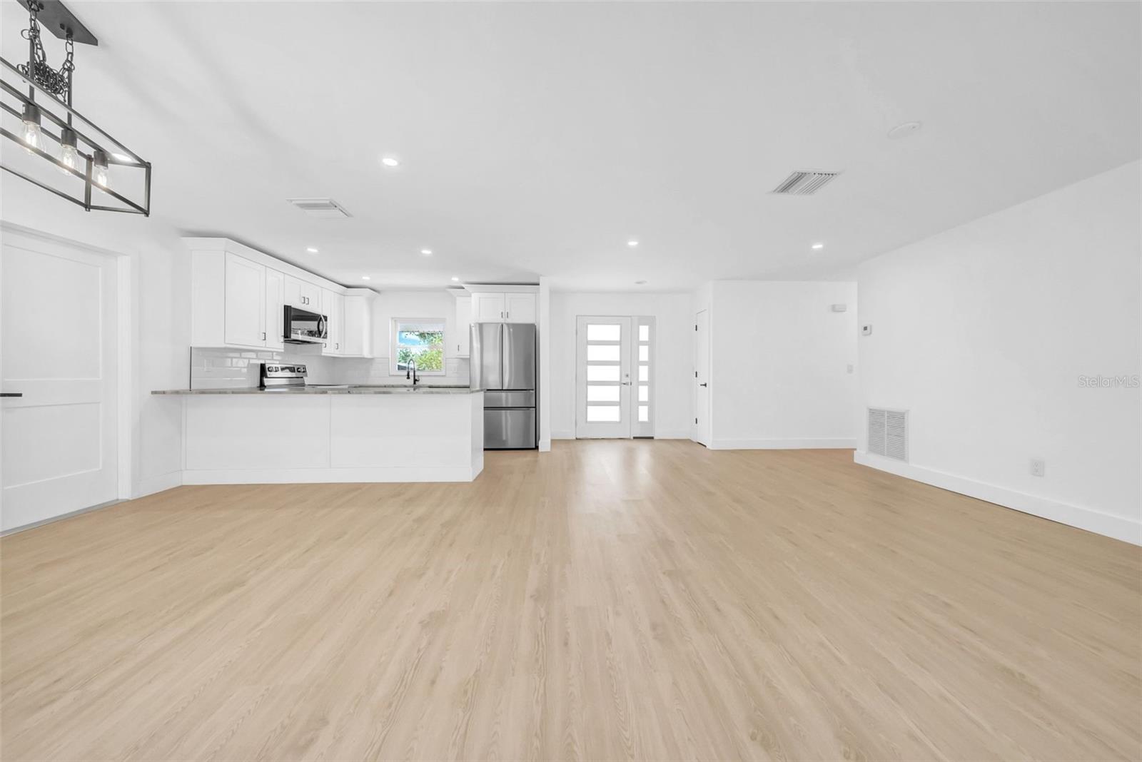 Image 10 of 38 For 8433 101st Avenue