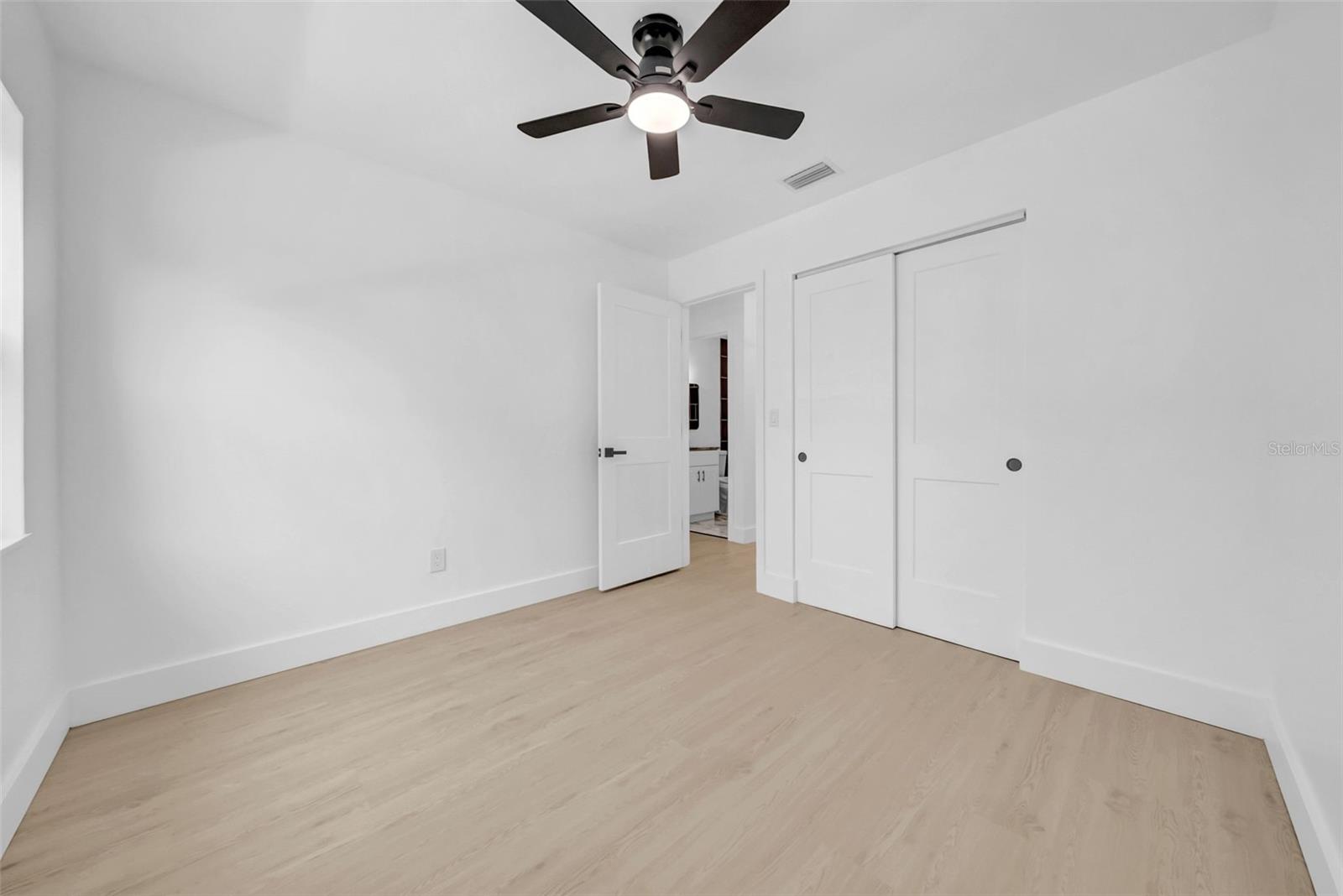 Image 21 of 38 For 8433 101st Avenue