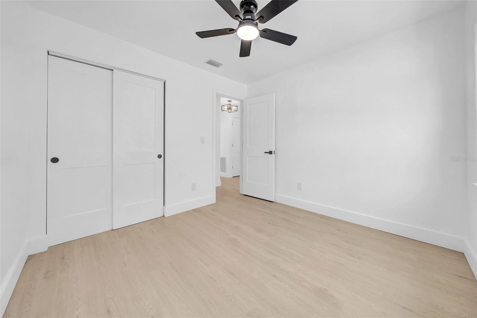 Image 23 of 38 For 8433 101st Avenue
