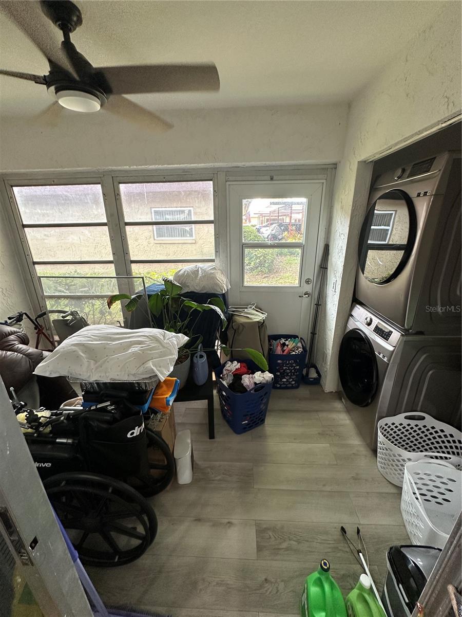Image 6 of 8 For 601 Hercules Avenue 1008