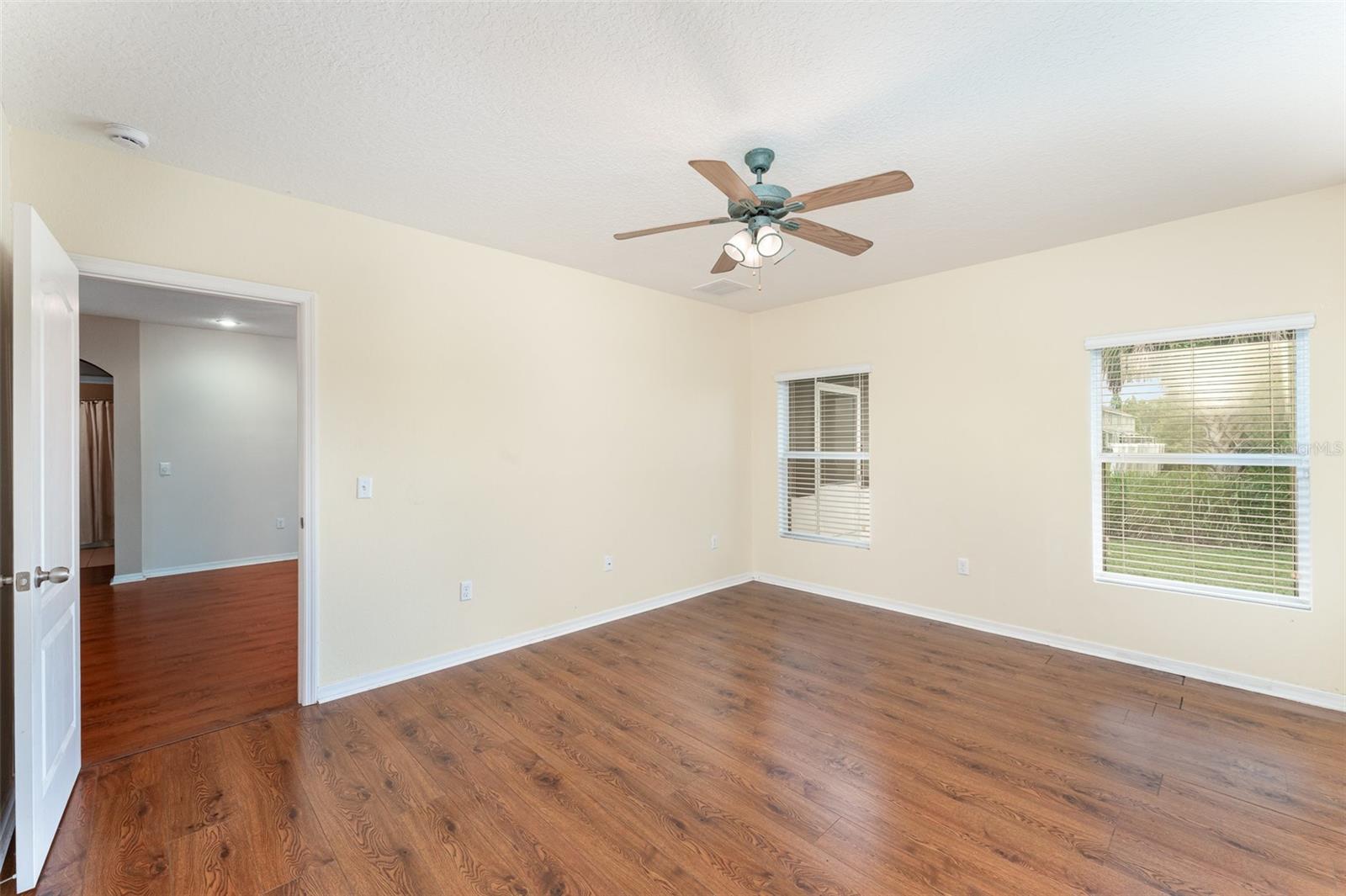 Image 11 of 25 For 6898 Glenbrook Drive