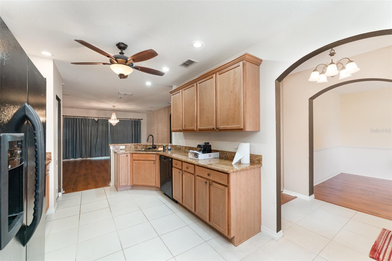 Image 13 of 25 For 6898 Glenbrook Drive