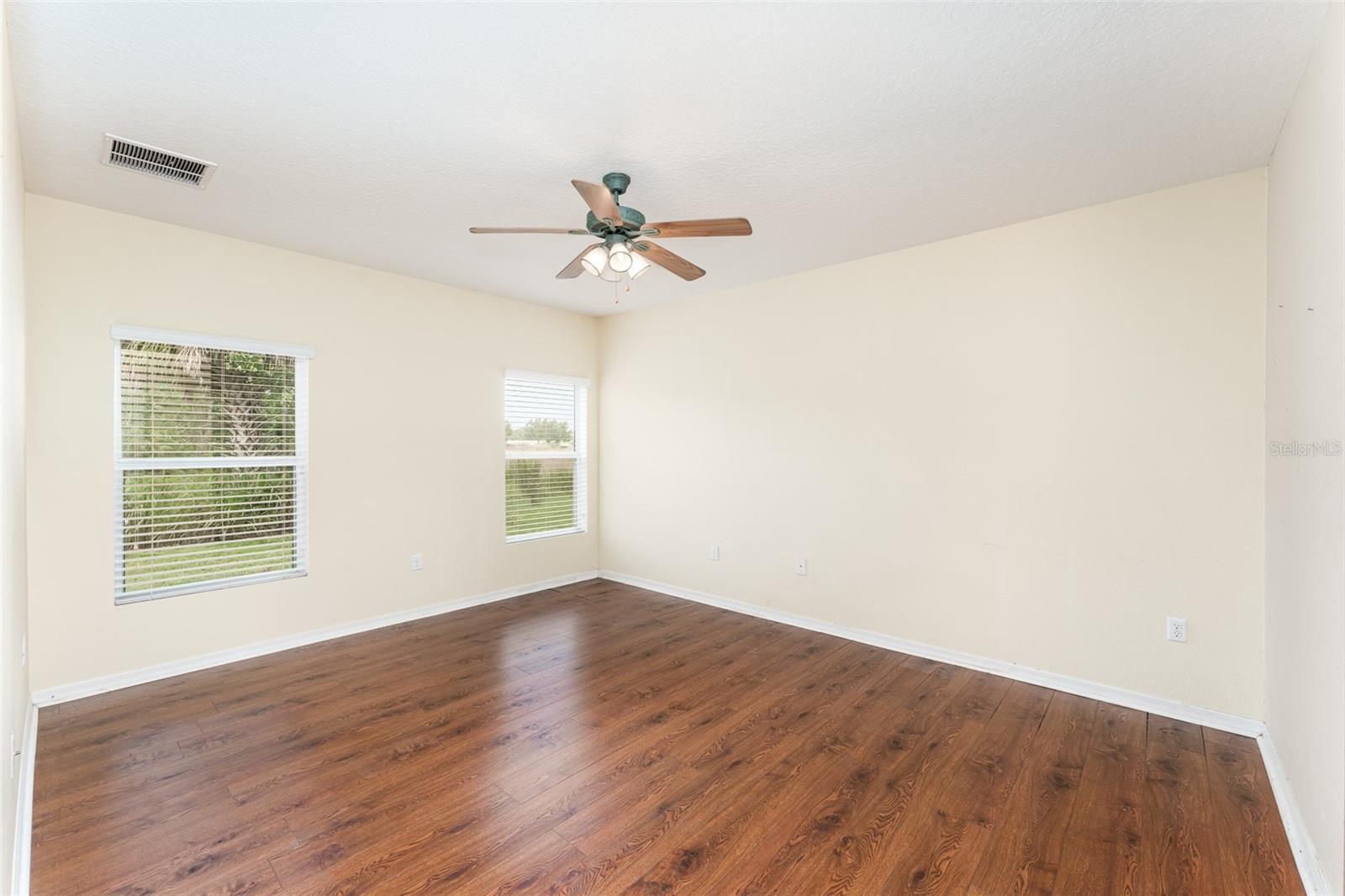 Image 16 of 25 For 6898 Glenbrook Drive