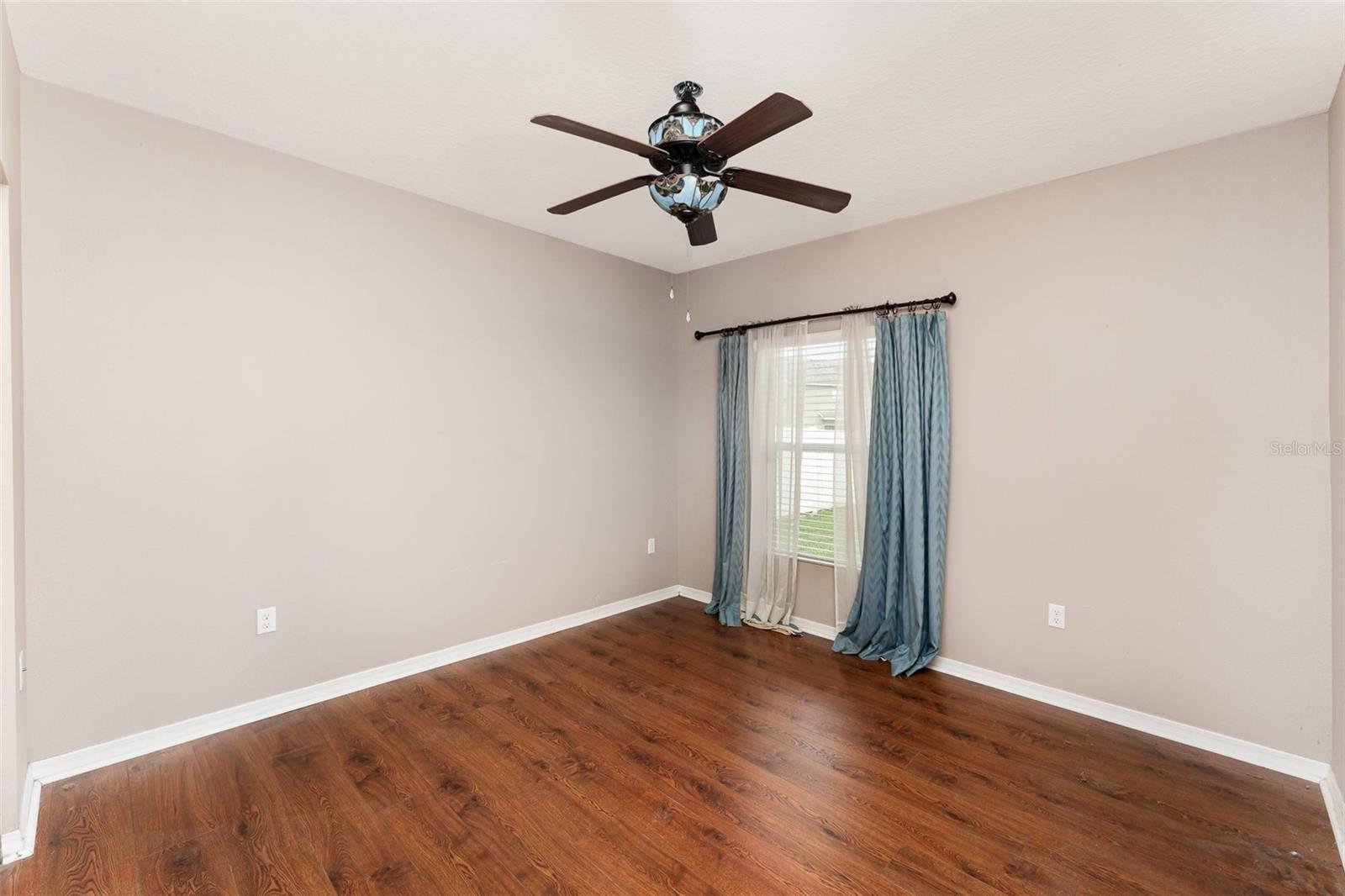 Image 19 of 25 For 6898 Glenbrook Drive
