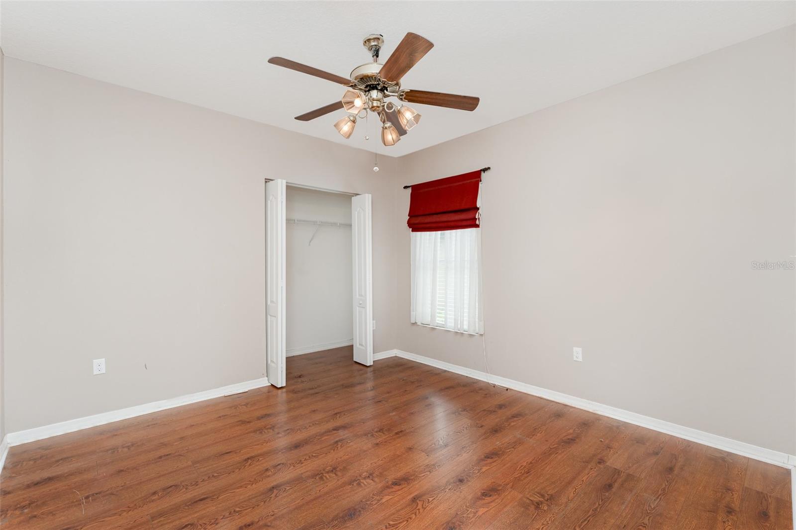 Image 21 of 25 For 6898 Glenbrook Drive