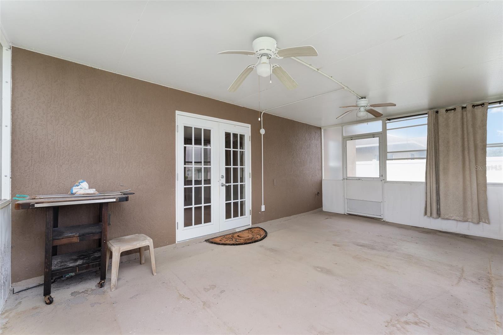 Image 6 of 25 For 6898 Glenbrook Drive