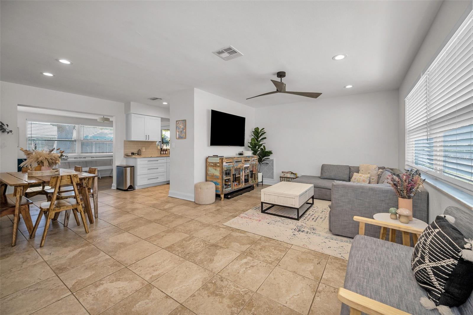Image 20 of 67 For 9952 111th Street