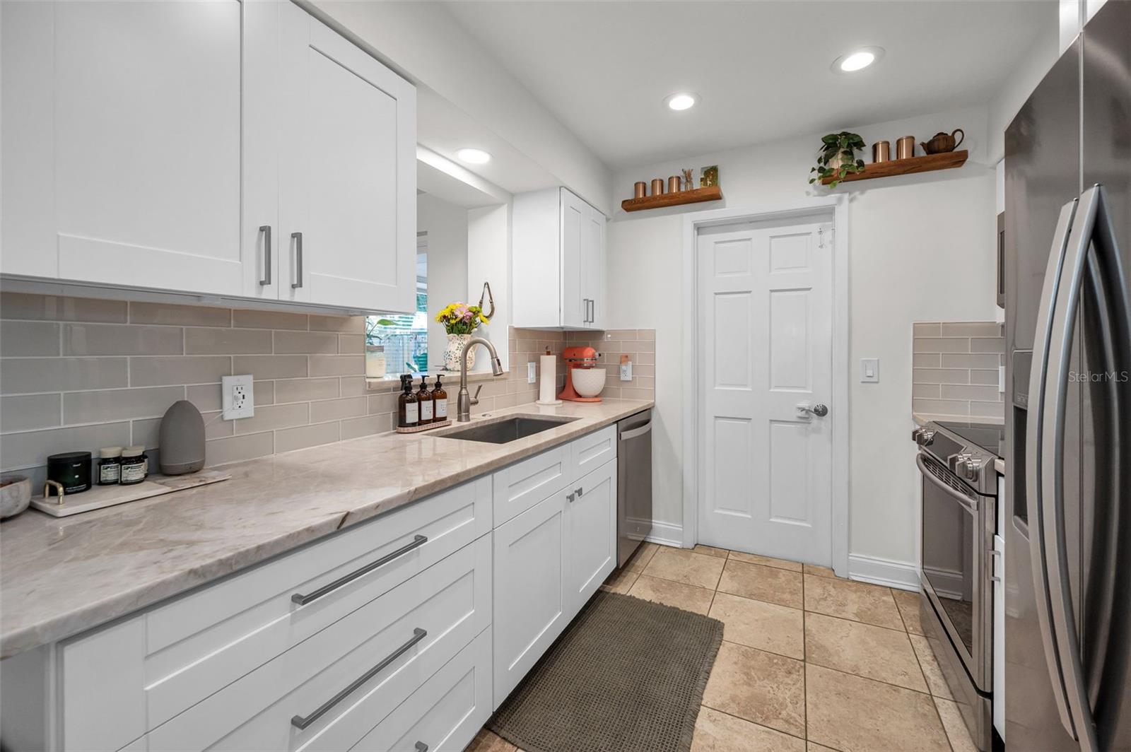 Image 26 of 67 For 9952 111th Street