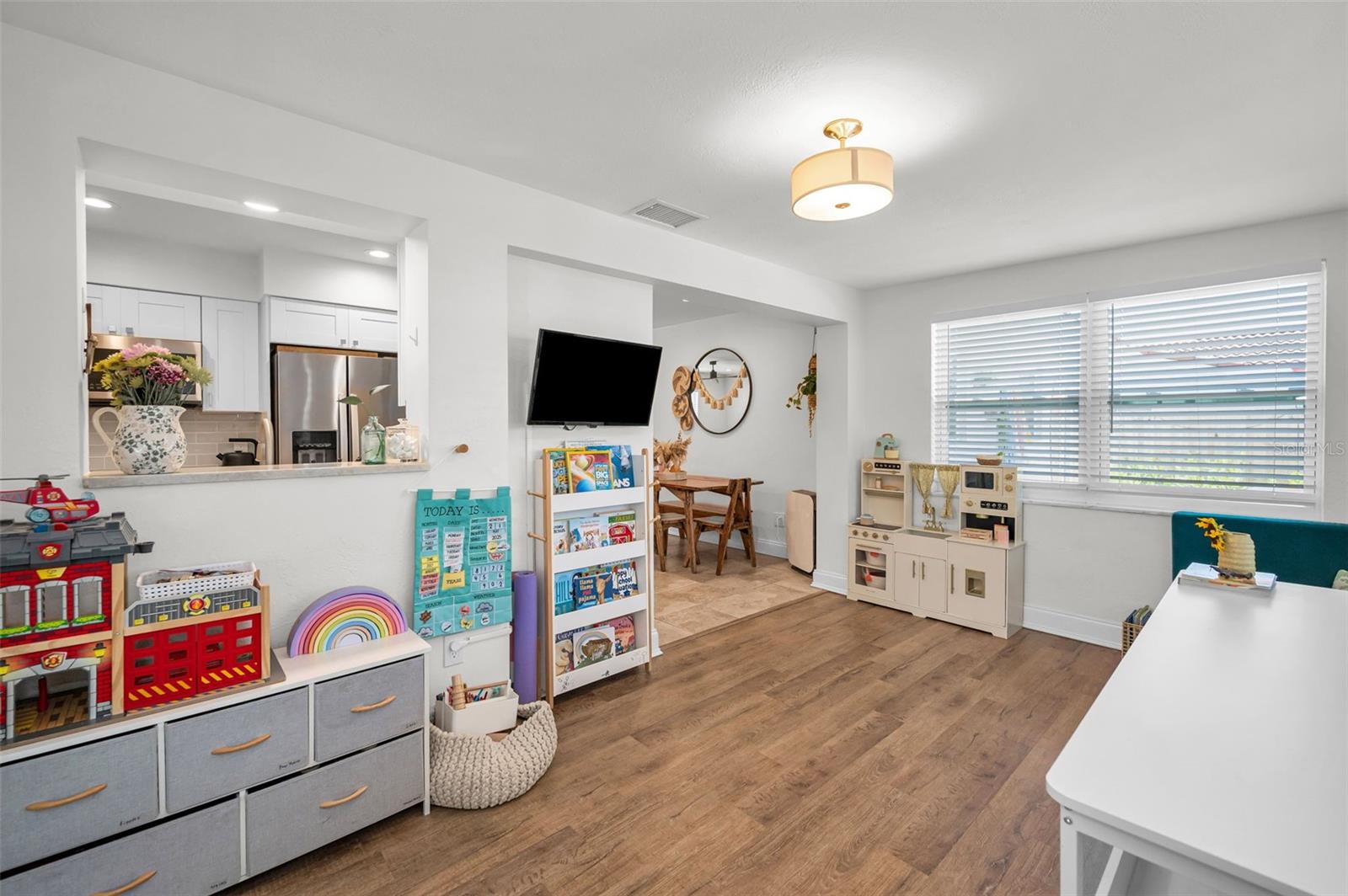 Image 33 of 67 For 9952 111th Street