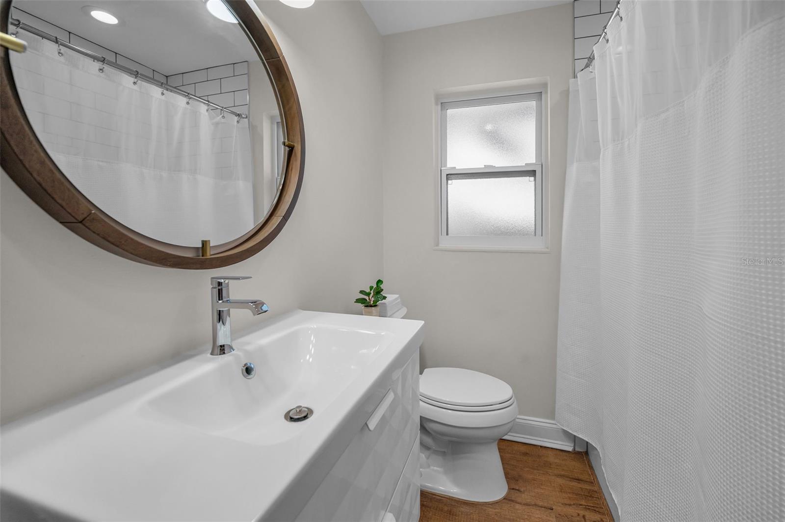 Image 38 of 67 For 9952 111th Street