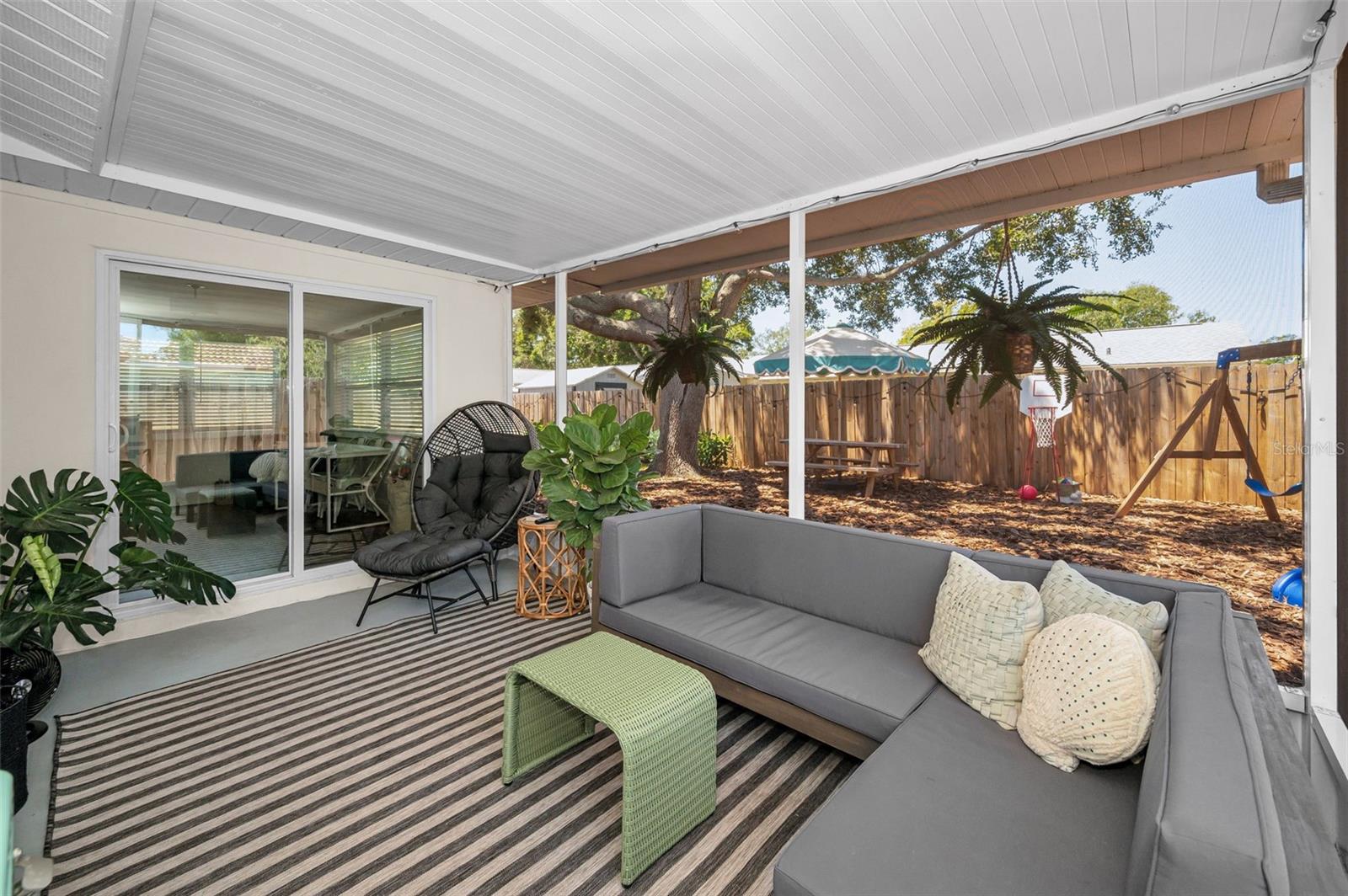 Image 43 of 67 For 9952 111th Street