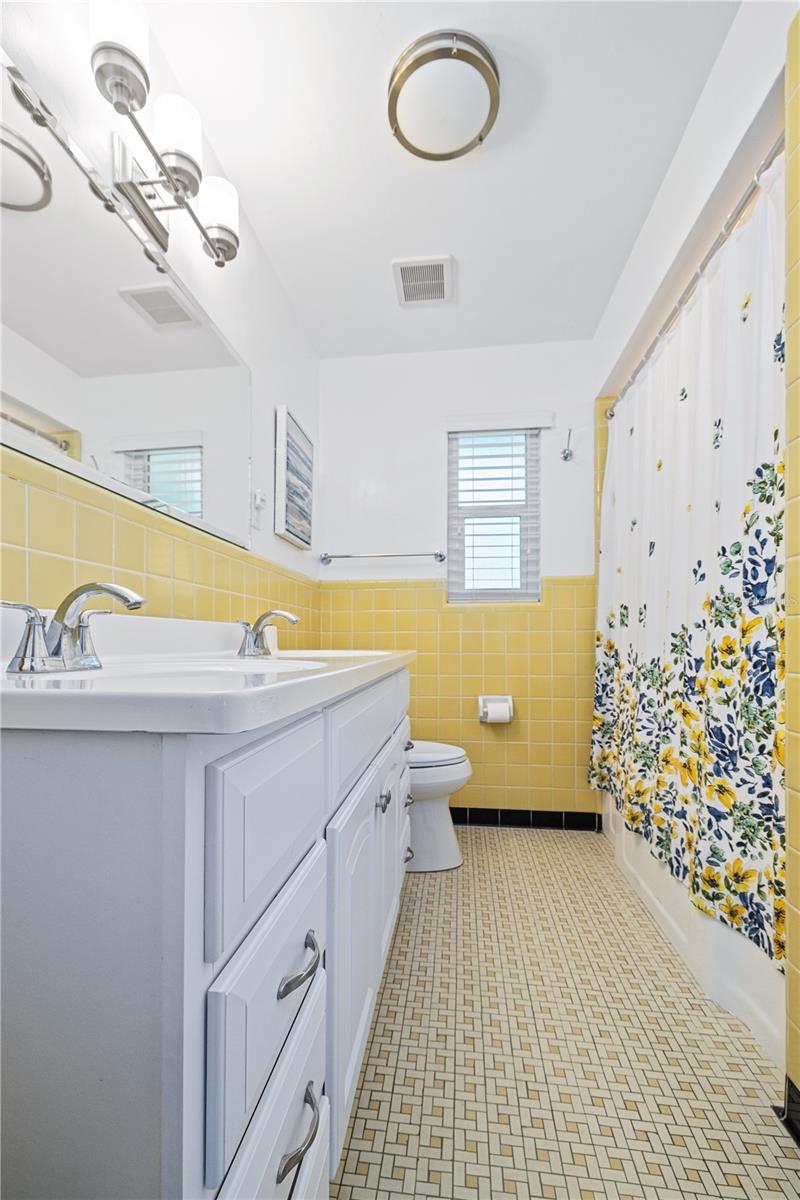Image 17 of 34 For 2694 Pinehurst Avenue