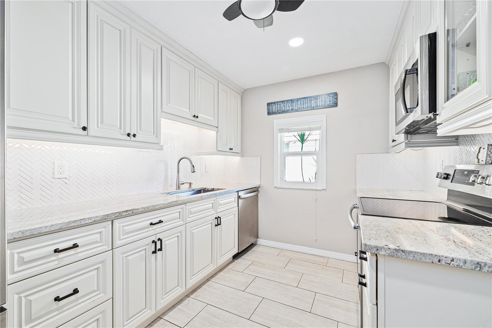 Image 2 of 34 For 2694 Pinehurst Avenue