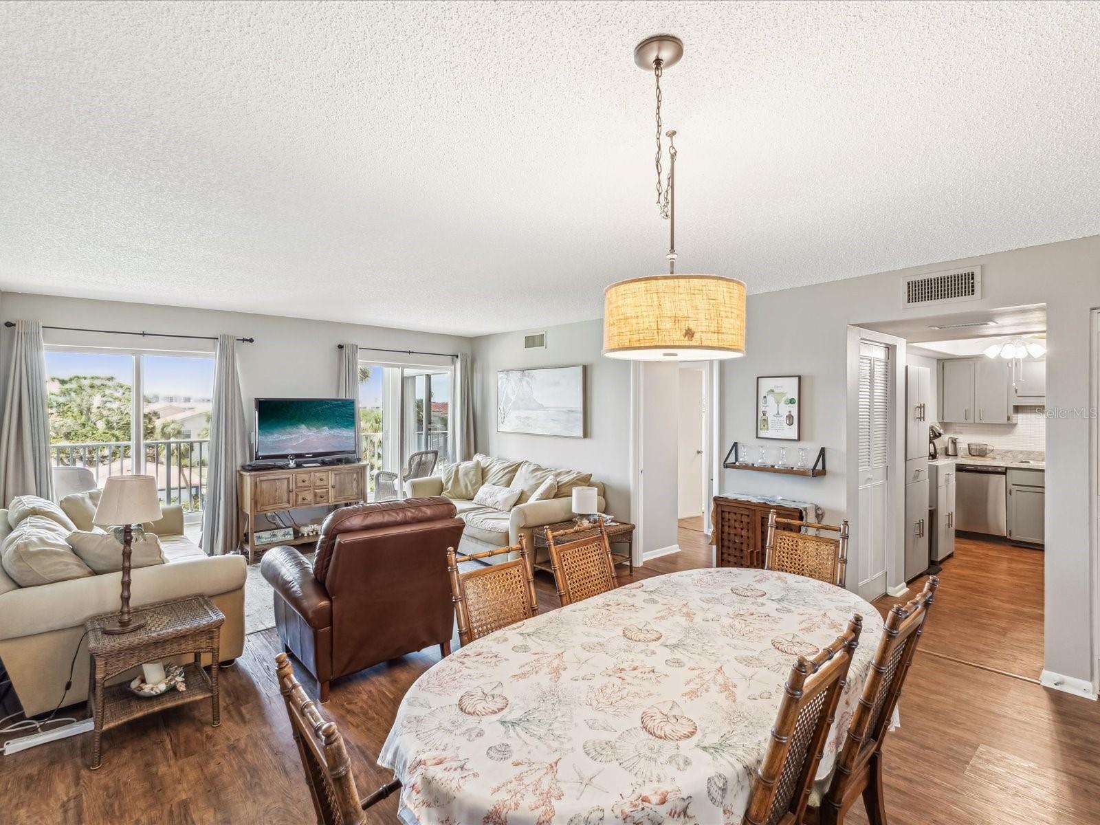 Image 7 of 42 For 10216 Regal Drive 409