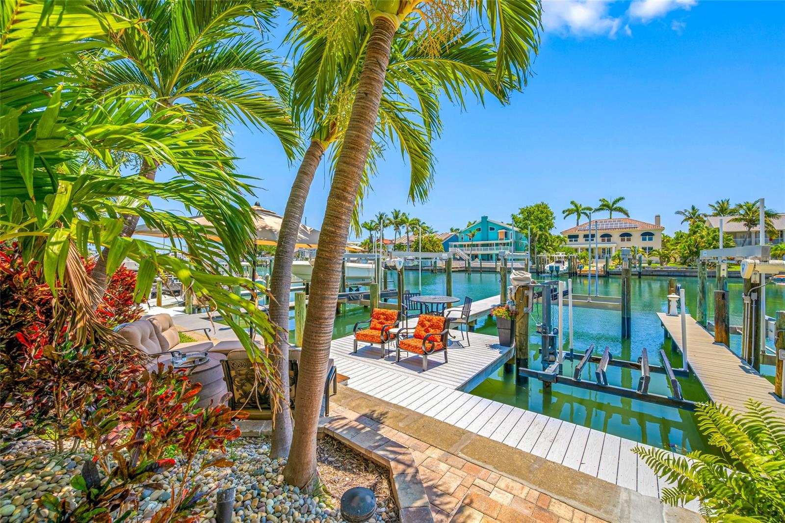 Image 15 of 71 For 903 Pinellas Bayway S 103