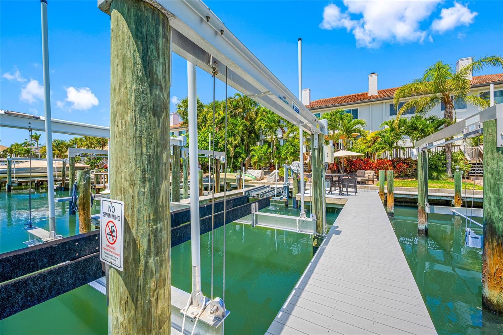 Image 17 of 71 For 903 Pinellas Bayway S 103