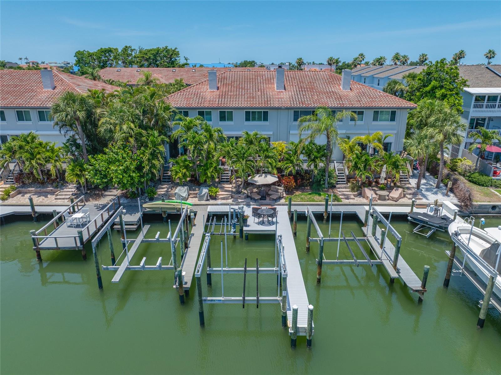 Image 3 of 71 For 903 Pinellas Bayway S 103
