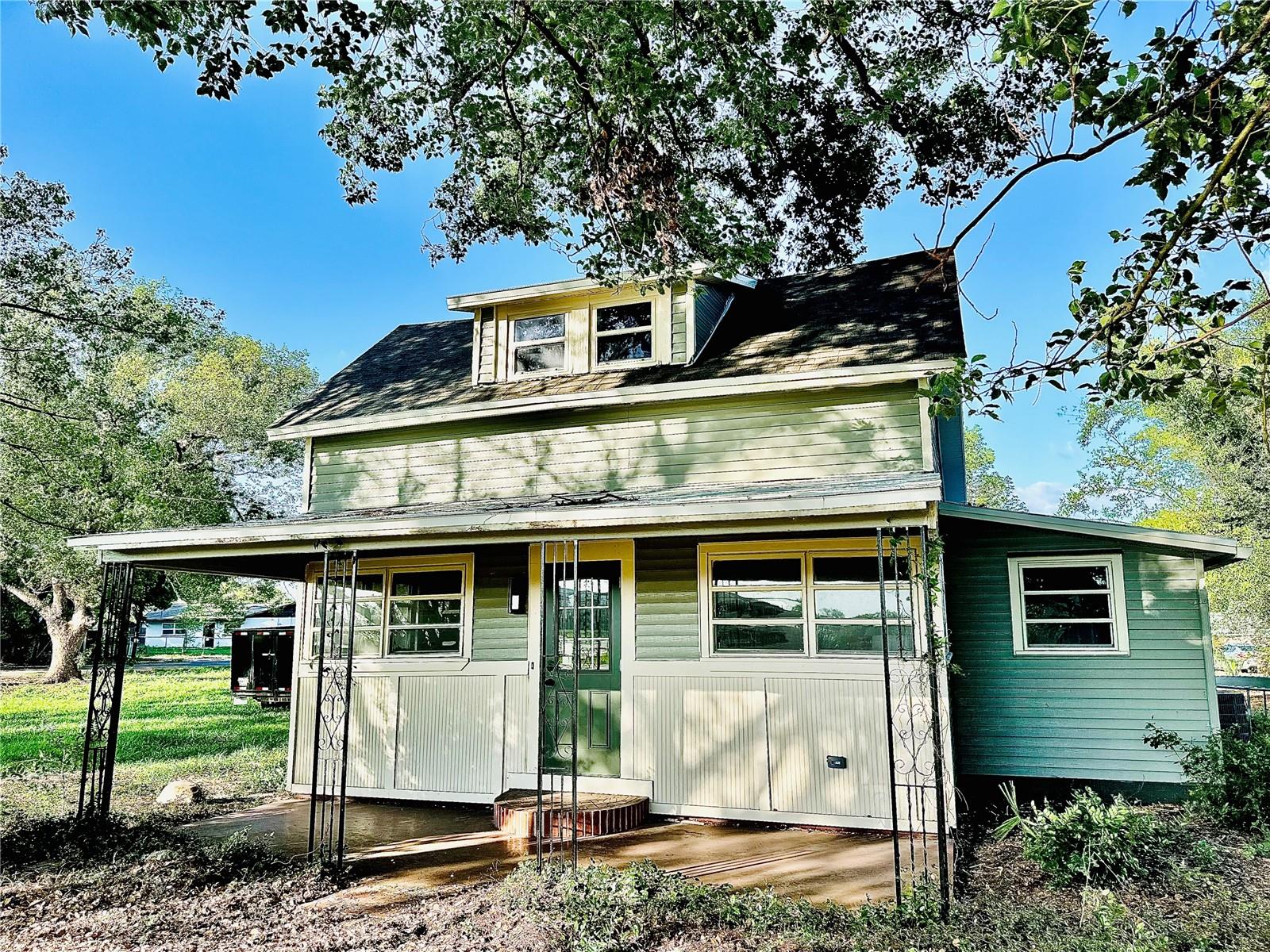 Listing photo id 0 for 5654 12th Street