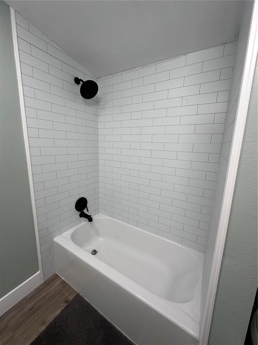 Listing photo id 7 for 5654 12th Street