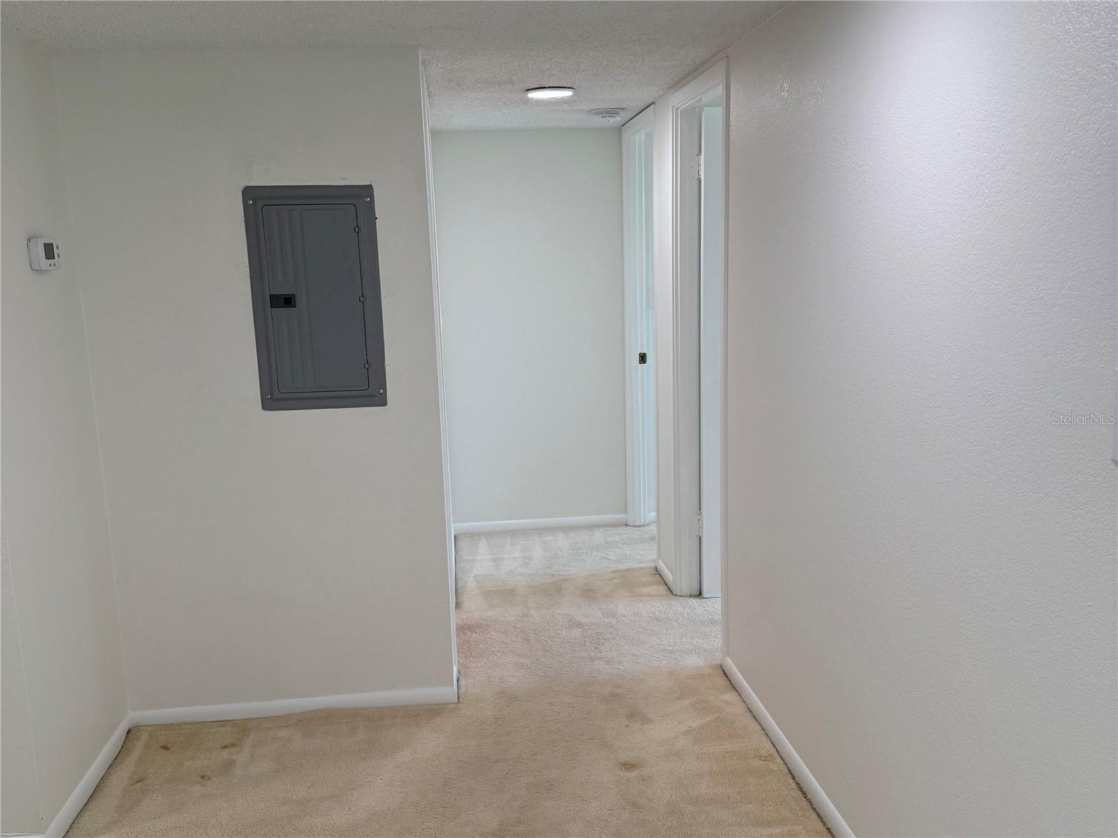 Image 11 of 36 For 400 Island Way 1402