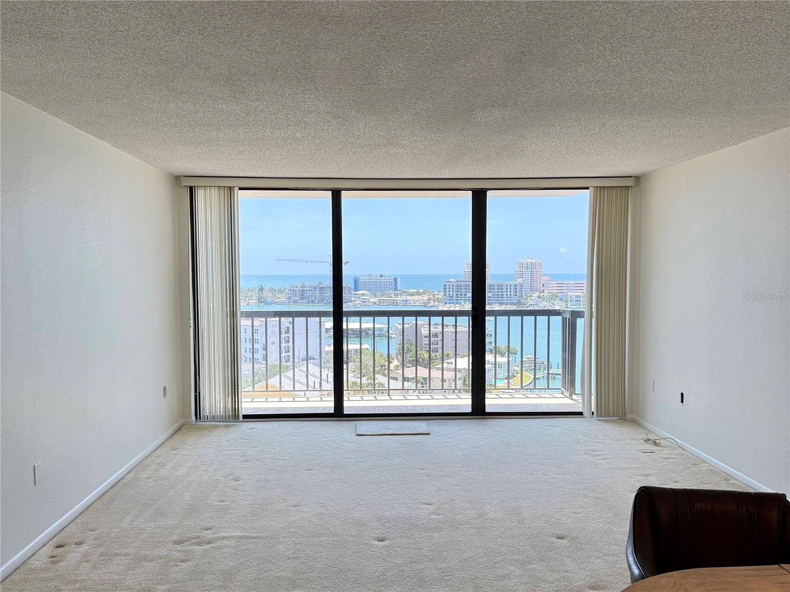 Image 6 of 36 For 400 Island Way 1402
