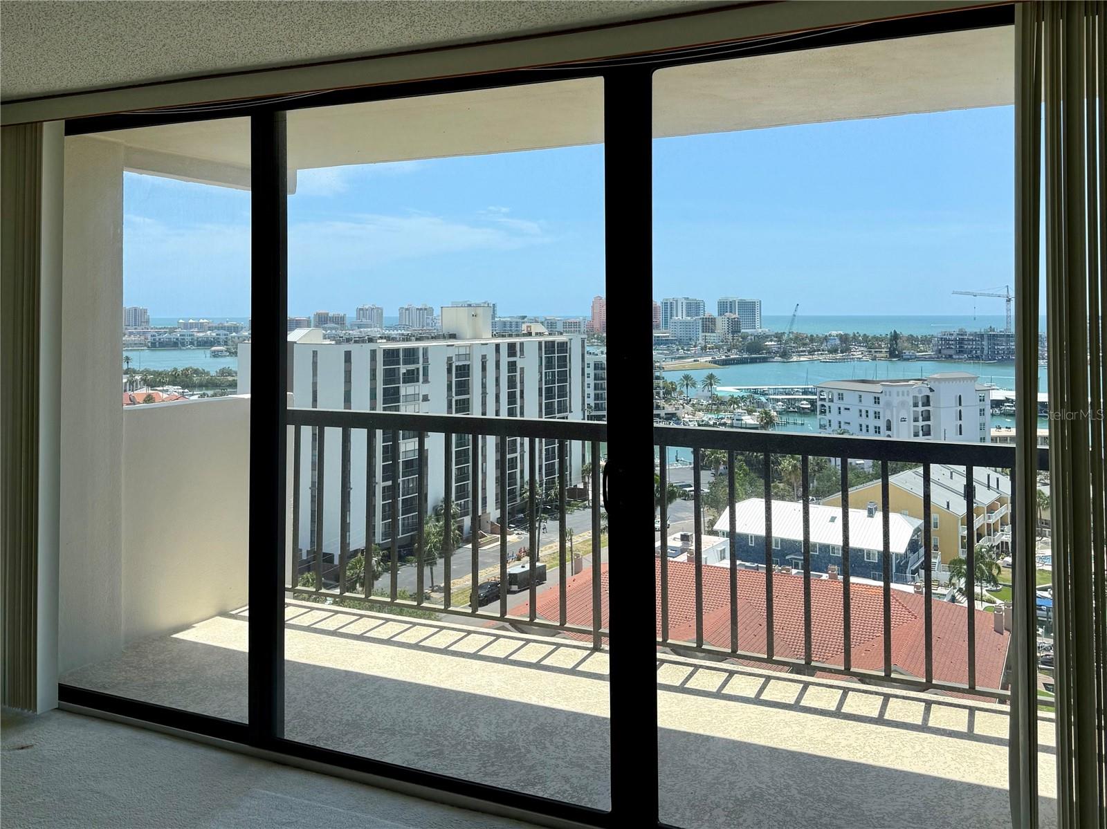 Image 8 of 36 For 400 Island Way 1402