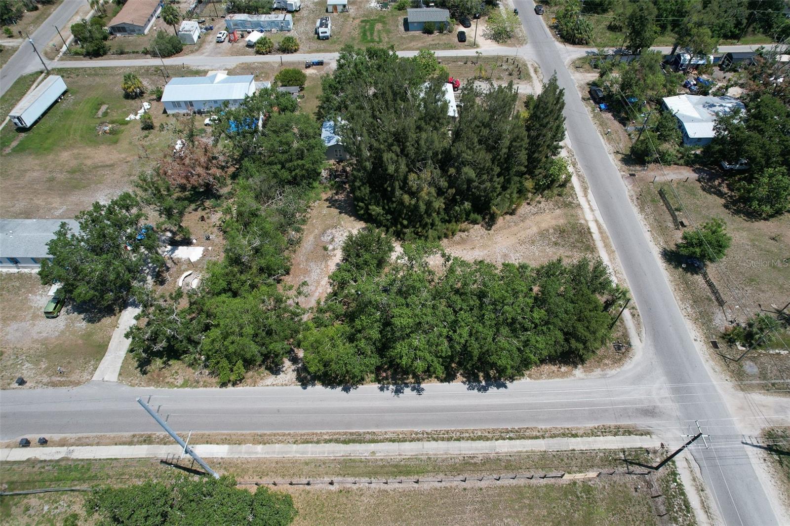 Image 2 of 10 For 413 Railroad Street