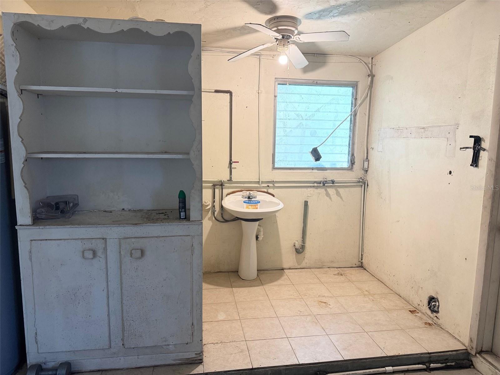 Listing photo id 8 for 2271 Terrace Drive N