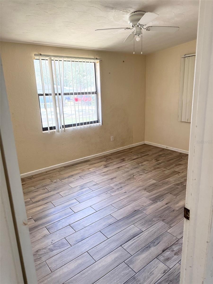 Listing photo id 6 for 2271 Terrace Drive N