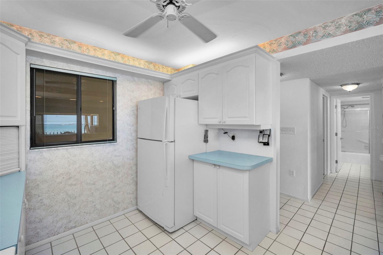 Image 13 of 33 For 865 Gulfview Boulevard 202