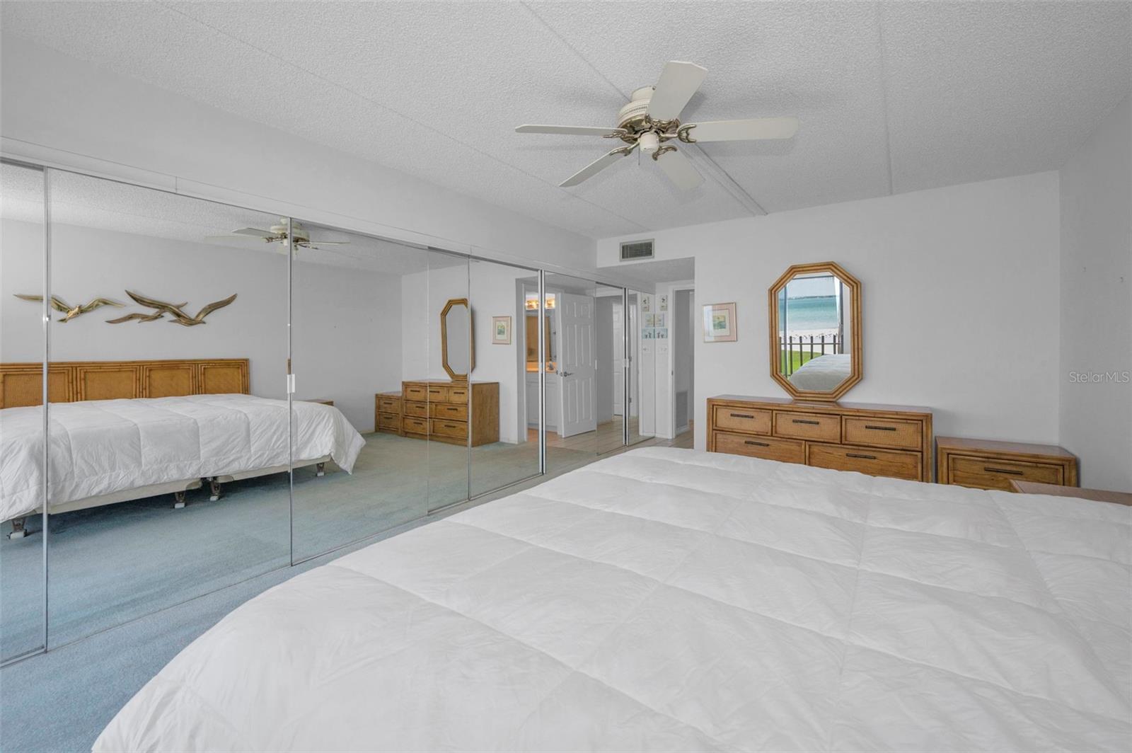Image 15 of 33 For 865 Gulfview Boulevard 202