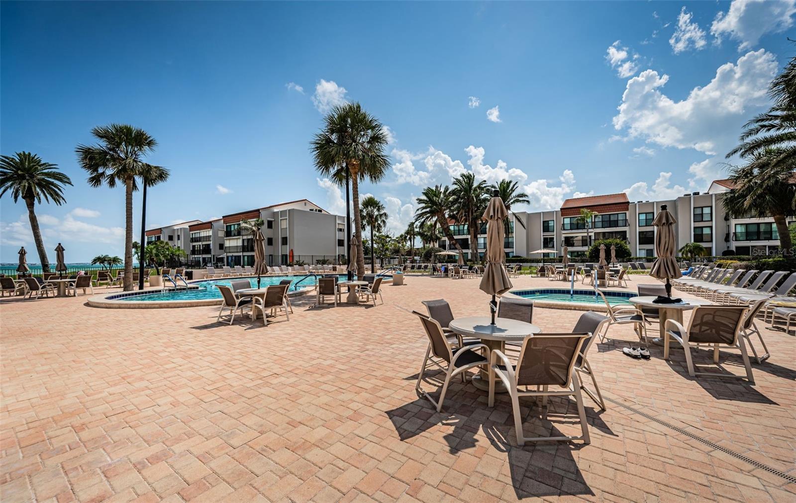Image 21 of 33 For 865 Gulfview Boulevard 202