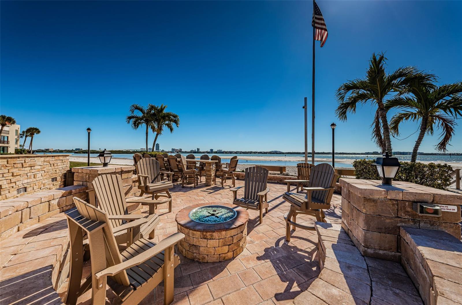 Image 23 of 33 For 865 Gulfview Boulevard 202