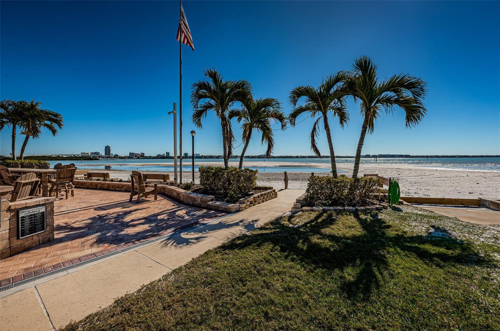 Image 27 of 33 For 865 Gulfview Boulevard 202