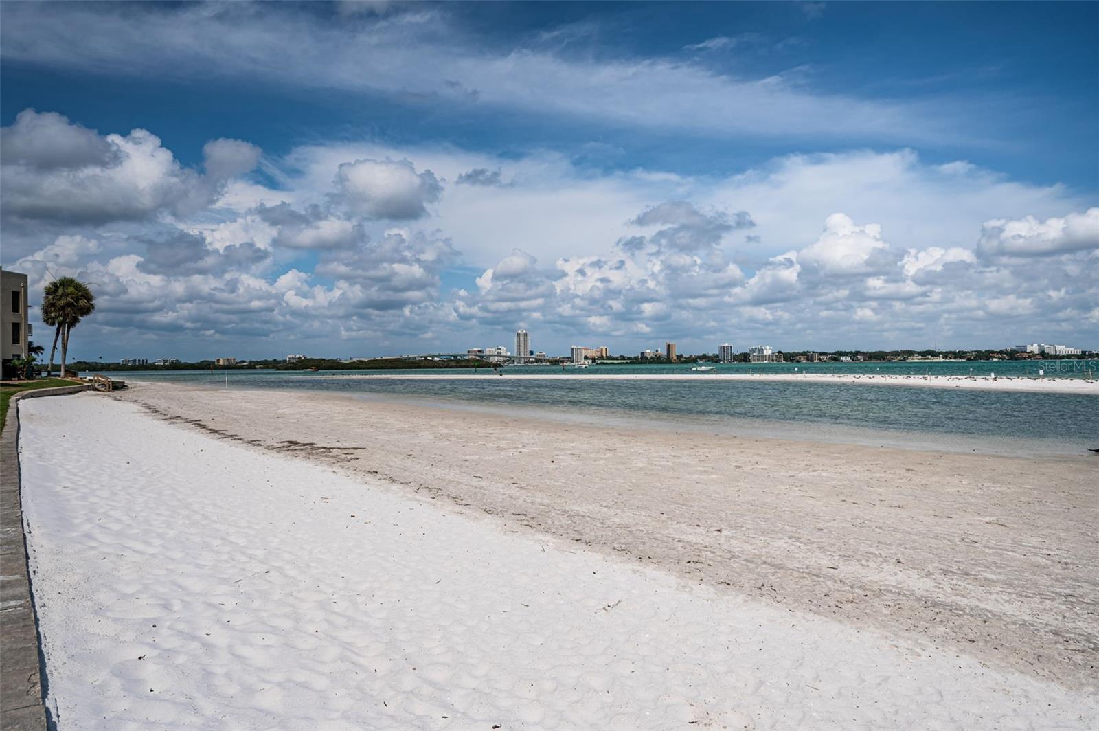 Image 30 of 33 For 865 Gulfview Boulevard 202
