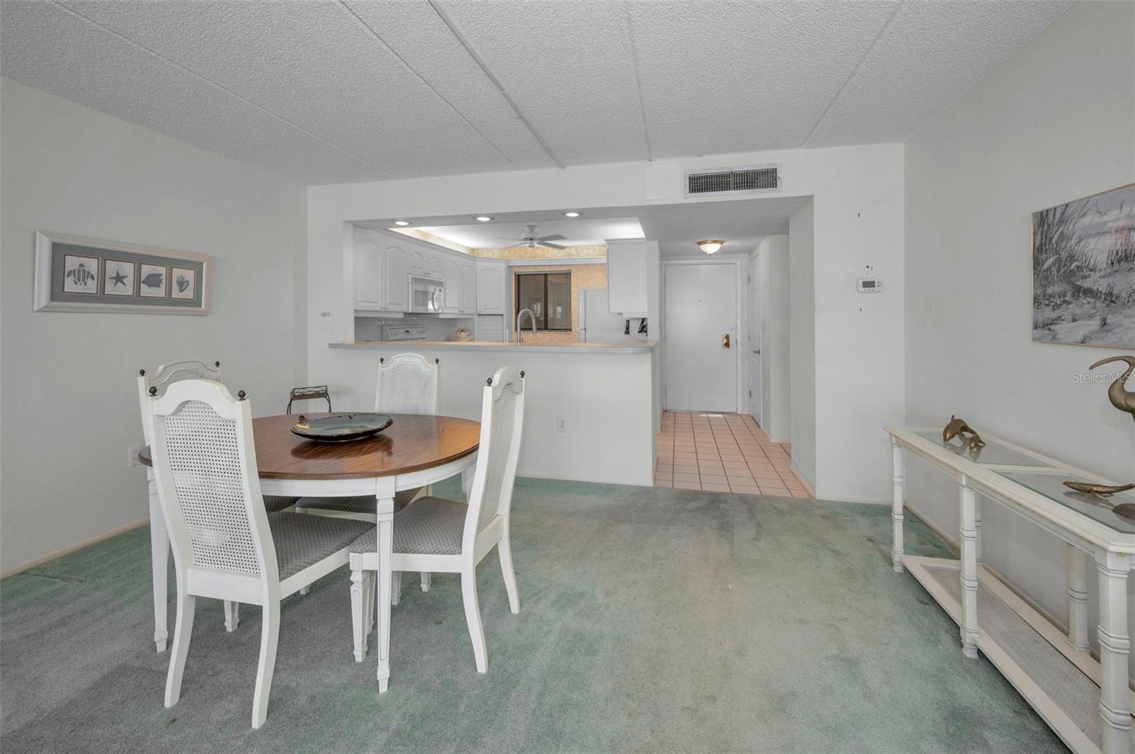 Image 9 of 33 For 865 Gulfview Boulevard 202