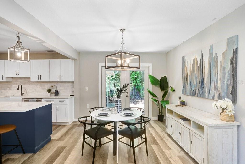 Listing photo id 4 for 7208 Ola Avenue