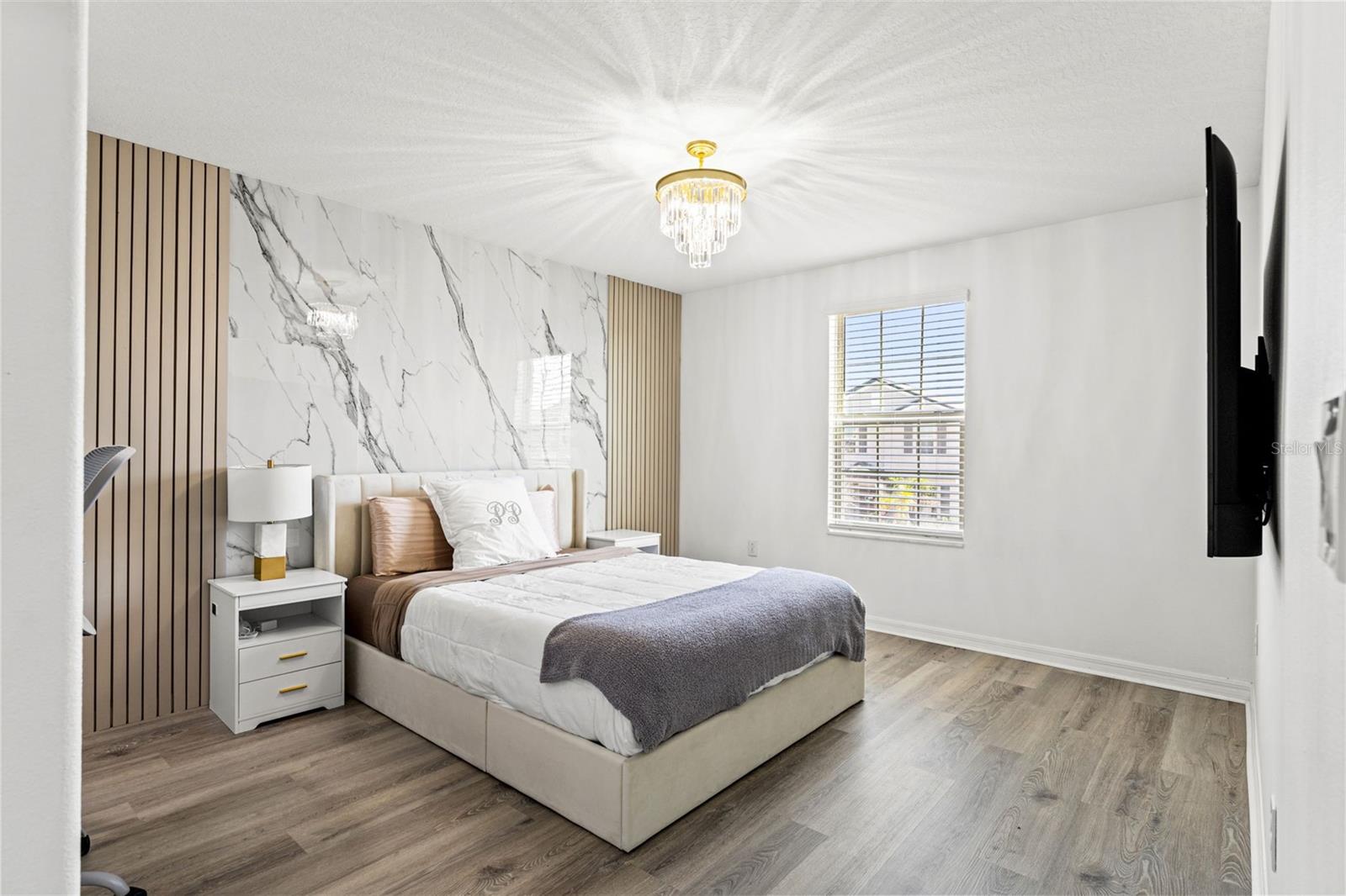 Listing photo id 42 for 11508 Sage Canyon Drive