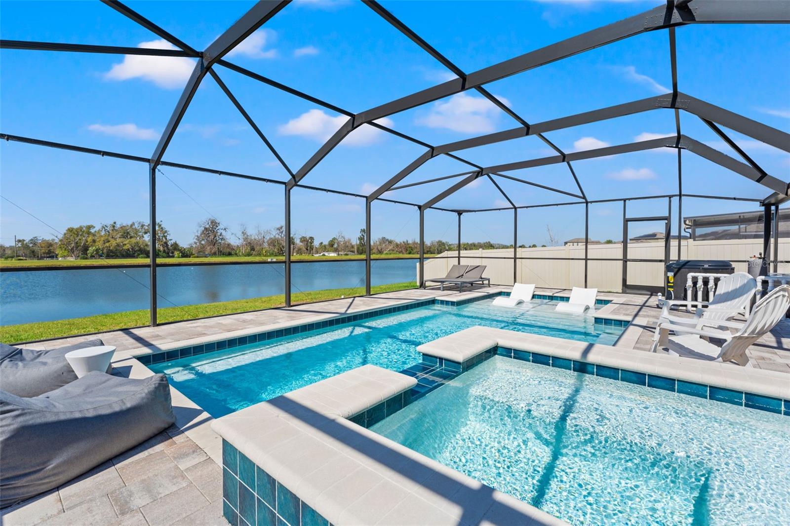 Listing photo id 53 for 11508 Sage Canyon Drive
