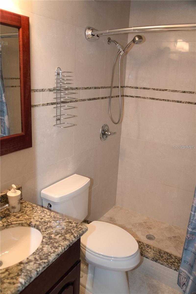 Image 19 of 31 For 2506 Rocky Point Drive 341
