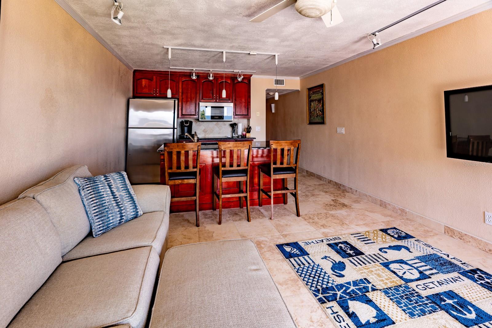 Image 6 of 31 For 2506 Rocky Point Drive 341