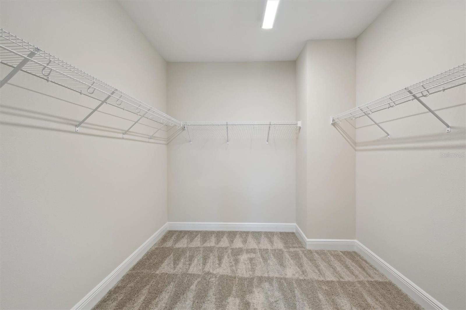 Listing photo id 14 for 10320 Longmeadow Avenue