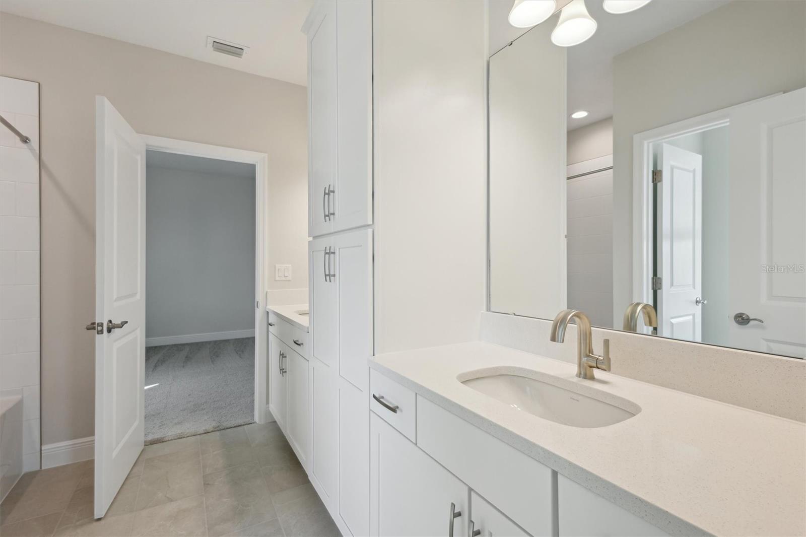 Listing photo id 17 for 10320 Longmeadow Avenue