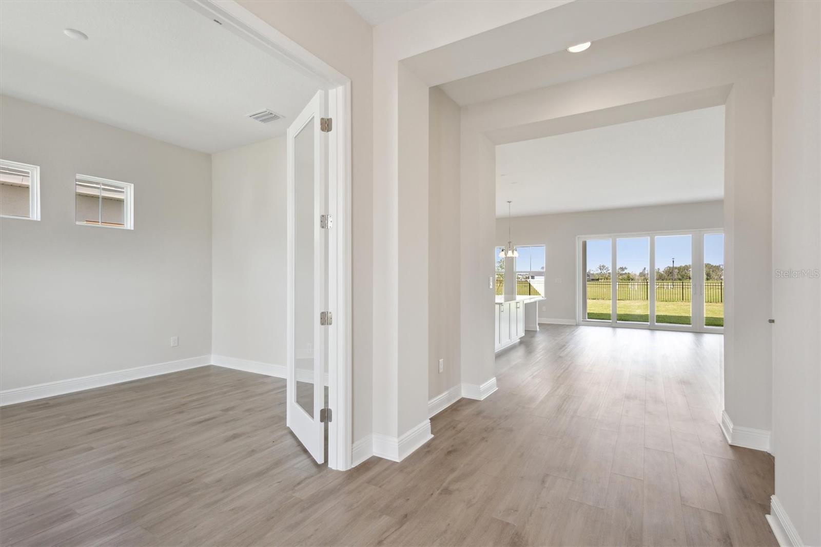 Listing photo id 0 for 10320 Longmeadow Avenue