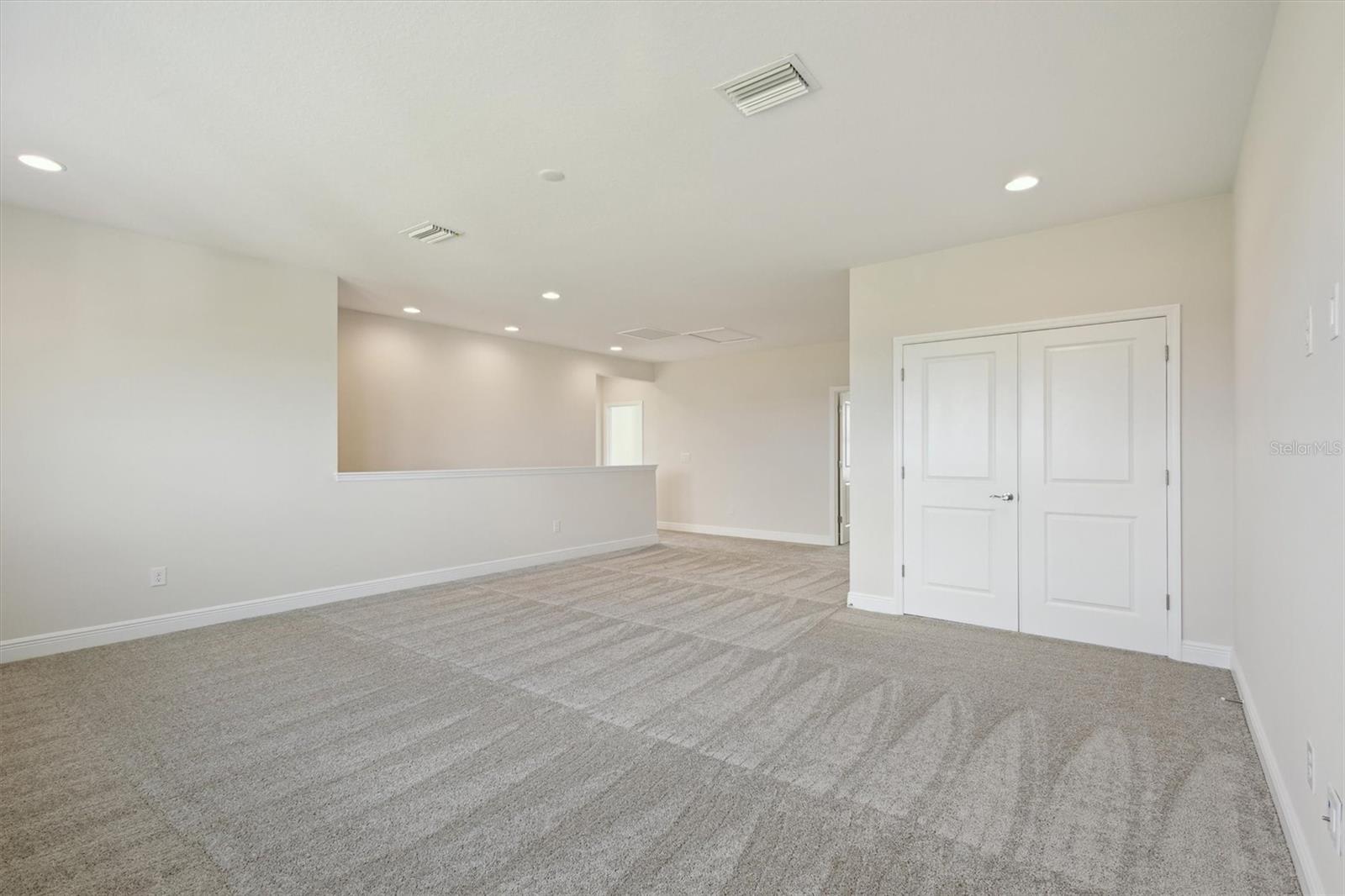 Listing photo id 26 for 10320 Longmeadow Avenue