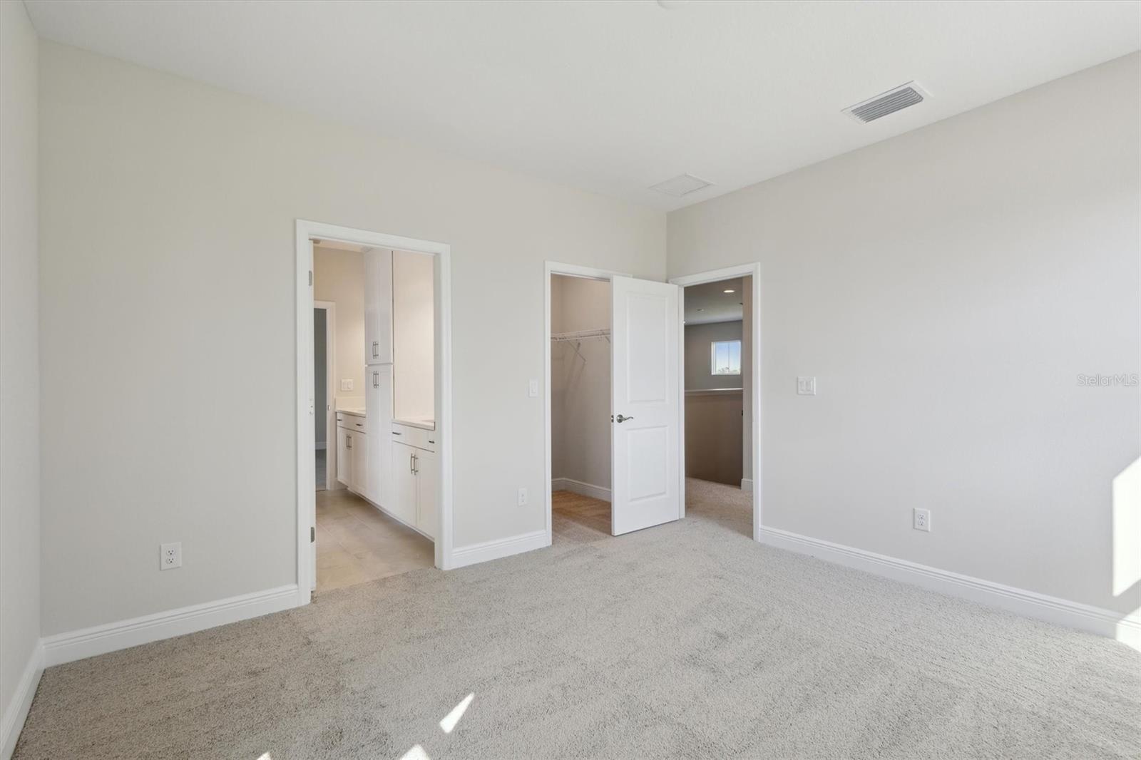 Listing photo id 28 for 10320 Longmeadow Avenue