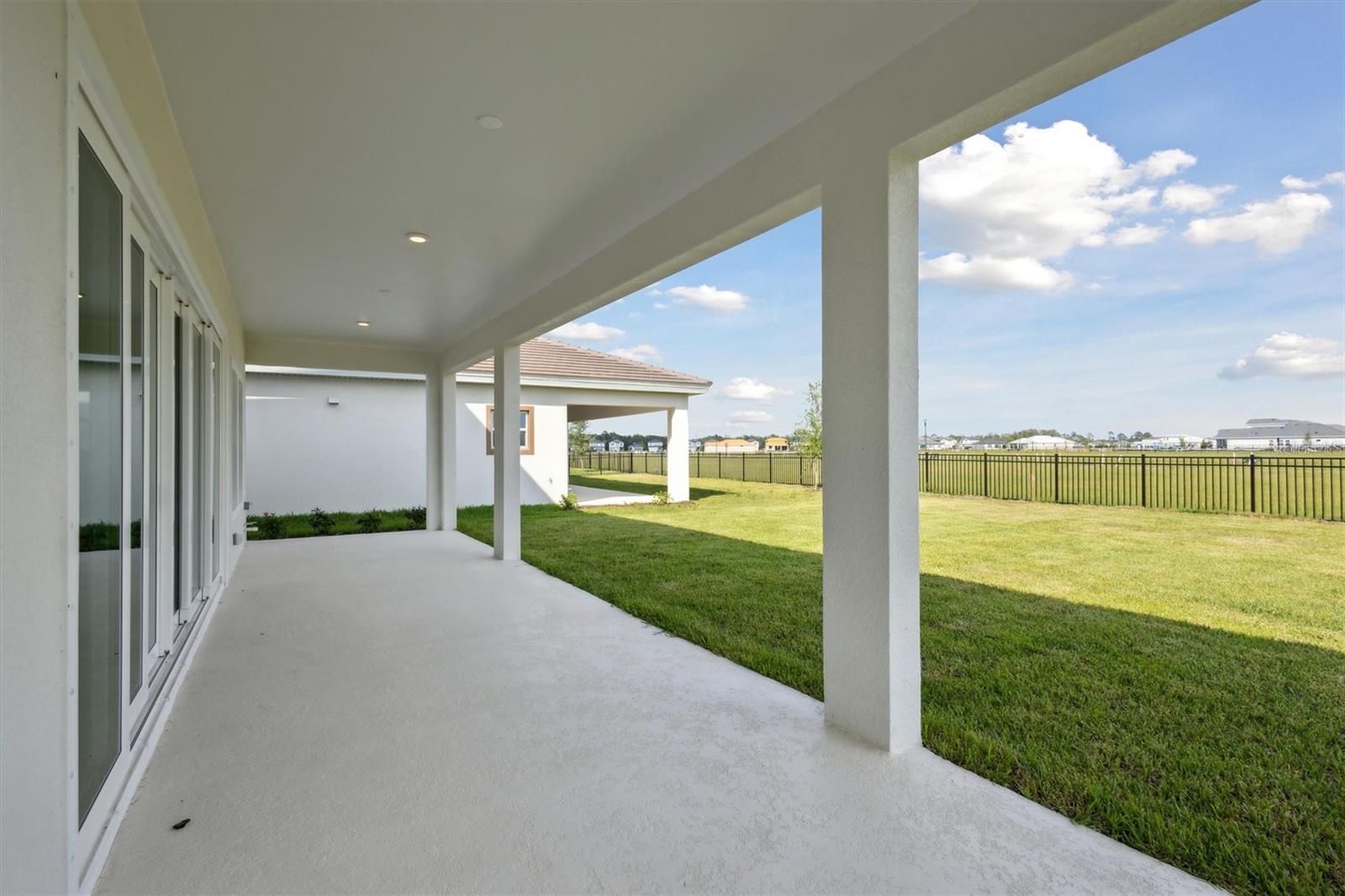 Listing photo id 30 for 10320 Longmeadow Avenue