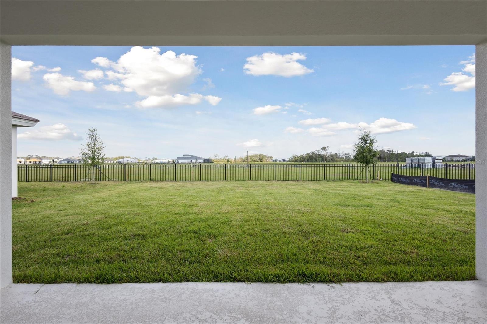 Listing photo id 32 for 10320 Longmeadow Avenue